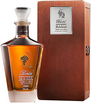 &acute;Magia&acute; &middot; Distillato da Uva 2009 (Holzkiste), Distillerie Berta, Piemont