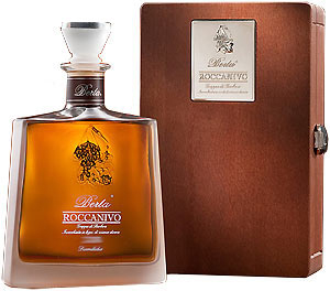 &acute;Roccanivo&acute; &middot; Grappa di Barbera Invecchiata 2008 (Holzkiste), Distillerie Berta, Piemont
